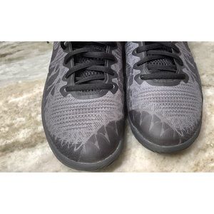 Nike youth 5.5 sneakers